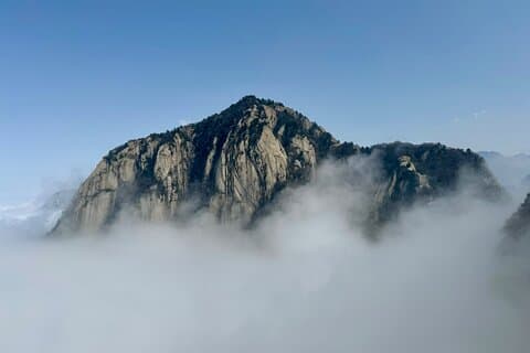 Excursión de senderismo de día completo al monte Huashan con teleféricos