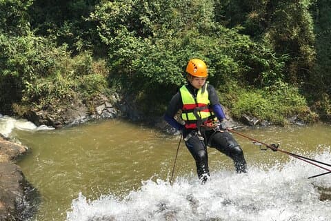 Activité canyoning d'une journée à DA Lat avec déjeuner