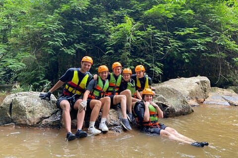 Avventura di Canyoning di un'intera giornata con pranzo al sacco incluso
