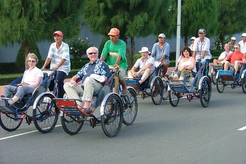 Tour culinario di Hue Cyclo Esplora lo street food con una guida esperta