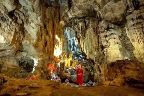 Jakarta Bogor Tour Traditionelle Aufführung und Erkundung der Natur
