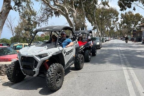 Mieten Sie ein Polaris 1000cc Buggy-Fahrzeug in Santorini