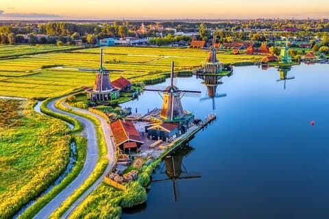 Tour privato di mezza giornata in auto di lusso ai mulini a vento vicino ad Amsterdam