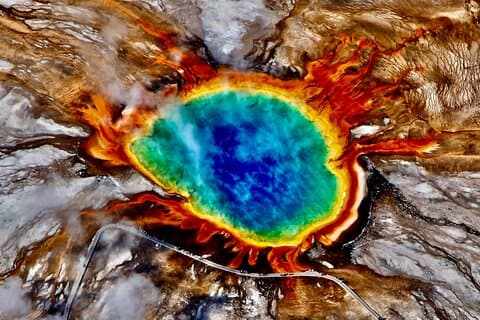 Private Yellowstone Hot Spots Tour From West Yellowstone