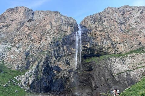 Sokuluk Gorge och Belogorka Waterfall Endagstur