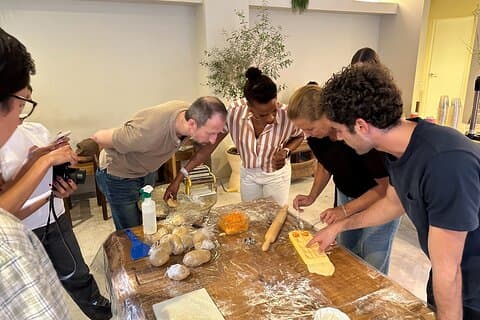 Cuisiner avec nous : cours de cuisine de pâtes à Alicante