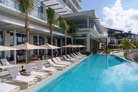 Privater Shuttle zum Flughafen Cancun und Renaissance Cancun Resort