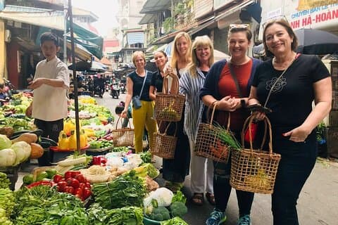 Kookcursus Vietnamees eten in Hanoi met marktervaring