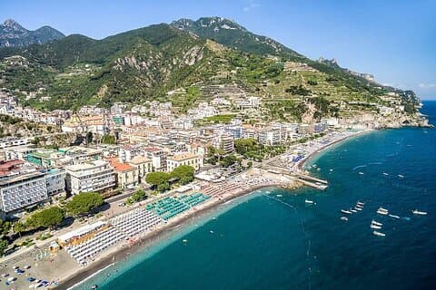 Transfer from Maiori to Naples with a Professional Driver