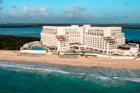 Cancun Airport and Sun Palace Cancun Private Shuttle