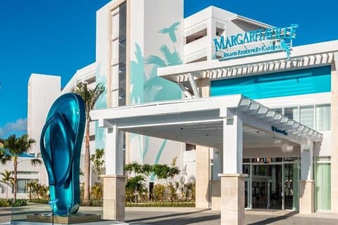 サントドミンゴ空港とマルガリータヴィルキャップカナプライベート送迎