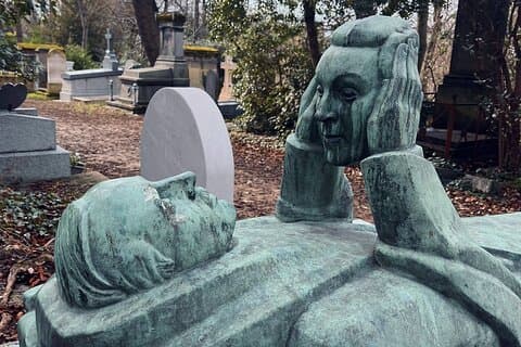 ¿Quién mató a Víctor? Investigación en el cementerio Père Lachaise