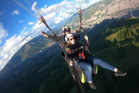 Sky Medellin Adventure - Paragliding in San Felix