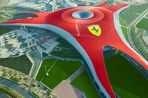 Dreifacher Nervenkitzel: Die ultimative Nervenkitzelfahrt auf Yas Island