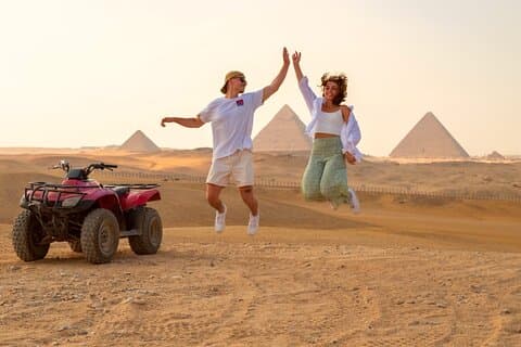 Quad Bike ATV ao redor do deserto das pirâmides de Giza (Experiência do pôr do sol)