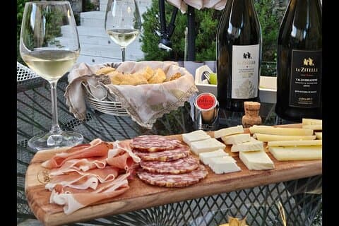 Het aperitief van de oude vrijsters