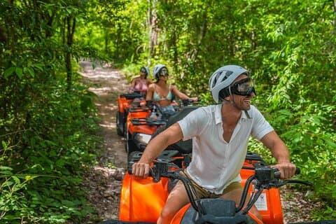 Cenote en vehículos todo terreno y tirolesa exprés