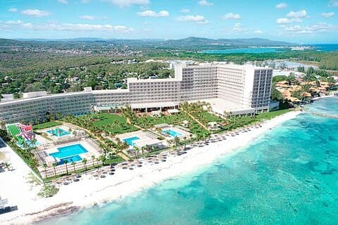 Retourtransfer van de luchthaven Sangster naar Riu Palace Aquarelle