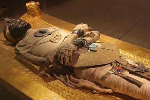 ルクソール半日ツアーミイラ博物館