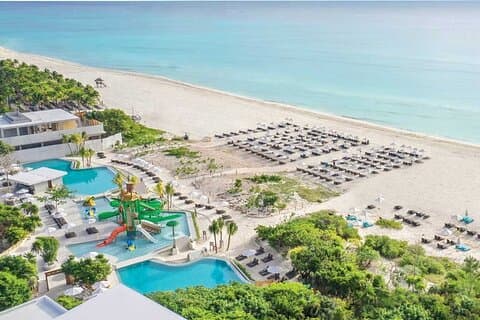 Traslado privado desde/hacia el aeropuerto de Cancún y la playa Sandos Playacar