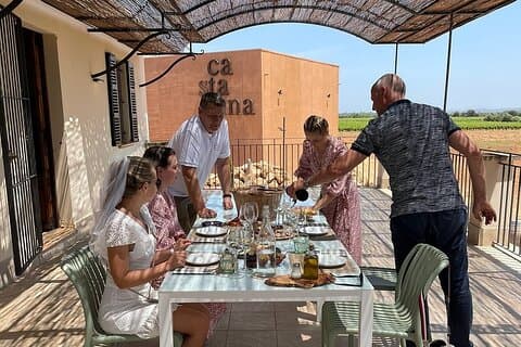 Bodega tour XL Mallorca incl. 3x cata de vinos, recogida en la costa sur.
