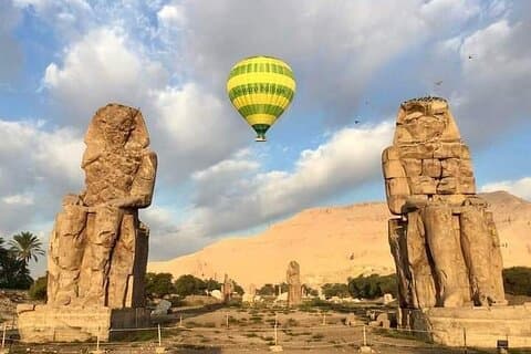 Luxor Day Tour inkluderar Balloon Ride King Tut Tomb Queens valley