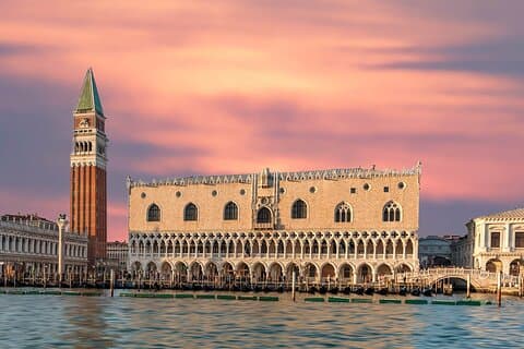 Ducale Palace Combo Tour to Prison with Ticket + Ebook
