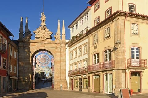 Braga Scavenger Hunt & Highlights Self-Guided Audio Walking Tour