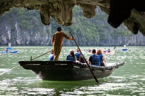 Ha Long Bay in 4 Hours: Scenic Cruise, Kayaking & Hidden Cave