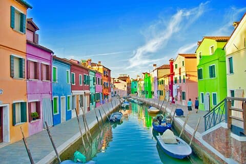 Private Islands Tour: Murano Glass & Burano’s Colorful Charm