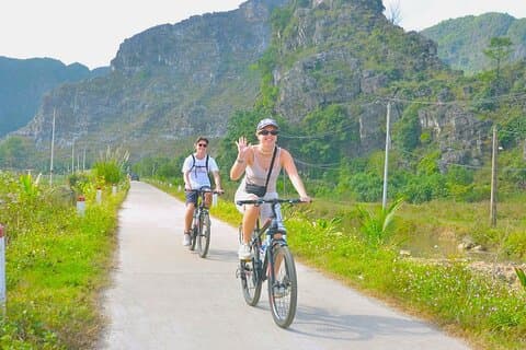 Ninh Binh Highlights Dagstur: 9 personer i lille gruppe fra Hanoi