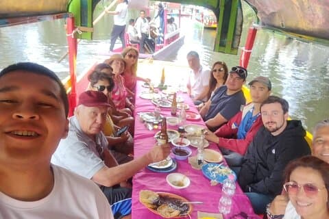 Xochimilco + Coyoacán, FOR 1 TIL 11 PASSAGERER.