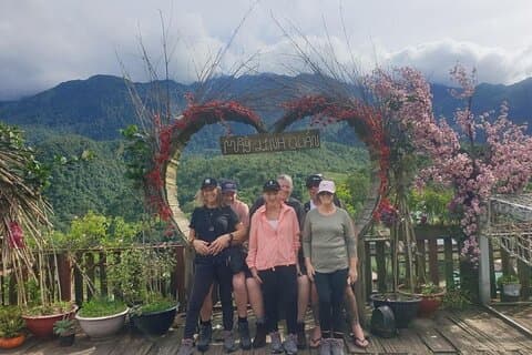 Viagem de meio dia às aldeias de trekking em Sapa com almoço e guia