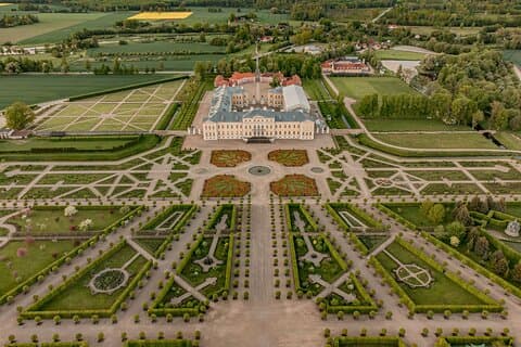 Riga to Vilnius Private Sightseeing Tour