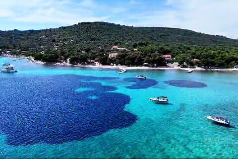 Private boat tour to Blue Lagoon & 4 Islands