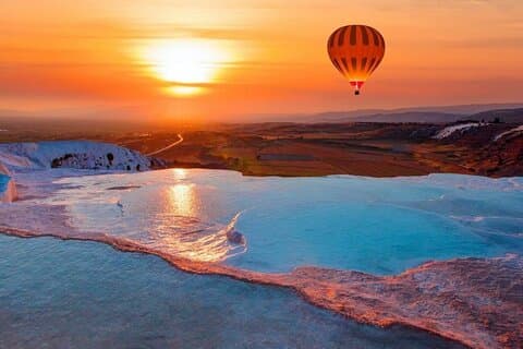 Tour di un giorno a Pamukkale con giro in mongolfiera da Fethiye