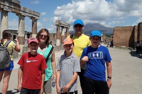 Kindvriendelijke privétour Pompeii en Vesuvius vanuit Sorrento