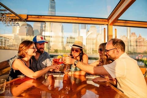 New York: Champagne-, Ost-, Kaviar- och Sightseeingkryssning