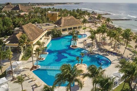 Navetta privata di lusso Akumal per l'aeroporto di Cancun e Bahia Principe