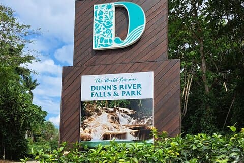 Privat dagstur til Dunn's River Falls, Secret Falls & Blue Hole