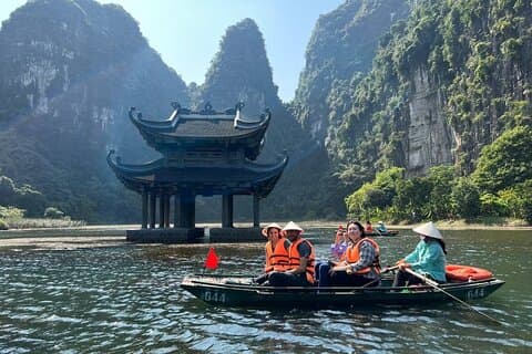 Hoa Lu Trang En Mua Cave Cykling Liten grupp av 12 från Hanoi