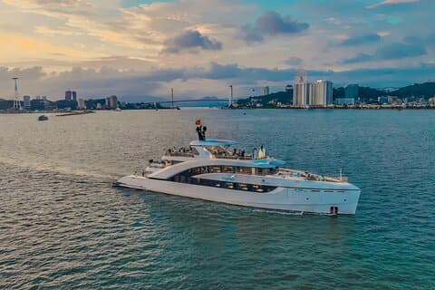 De Halong: Viagem noturna de Halong, jantar em um iate de luxo
