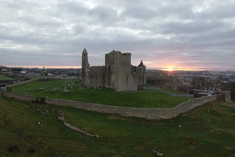 Privat tur: Oppdag Rock of Cashel & Cahir Castle fra Cork