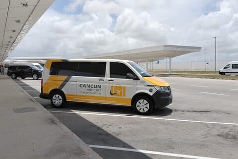Privater Transfer vom Flughafen Cancun nach Puerto Aventuras