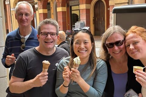 Tour gastronomico con chef locale a Bologna
