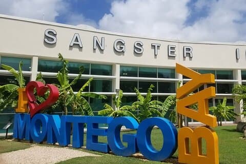 Privétransfers van Montego Bay Airport naar Runaway Bay Hotels