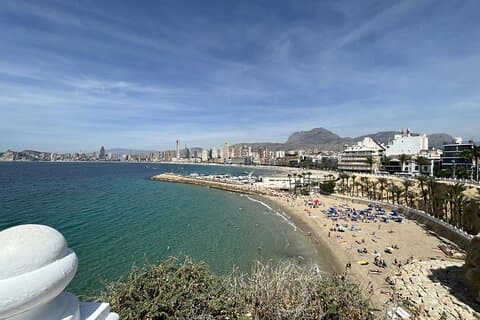 Tour und Erkundungsspiel durch die Altstadt und zu den Stränden von Benidorm