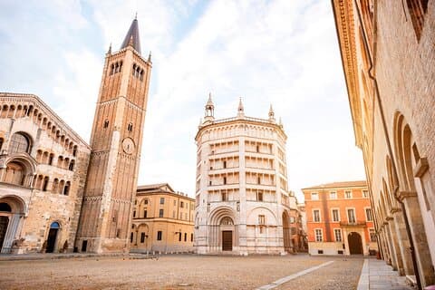 Privat overførsel fra Milano til Parma med engelsktalende chauffør