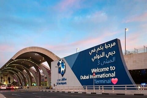 "Flygplatstransfer till eller från Dubai med SUV Car"