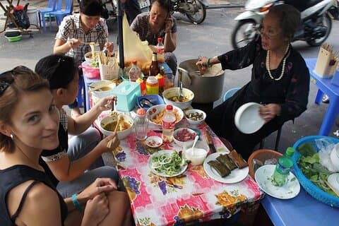 Taste of Hue Immersive Street Food med ekspertguide